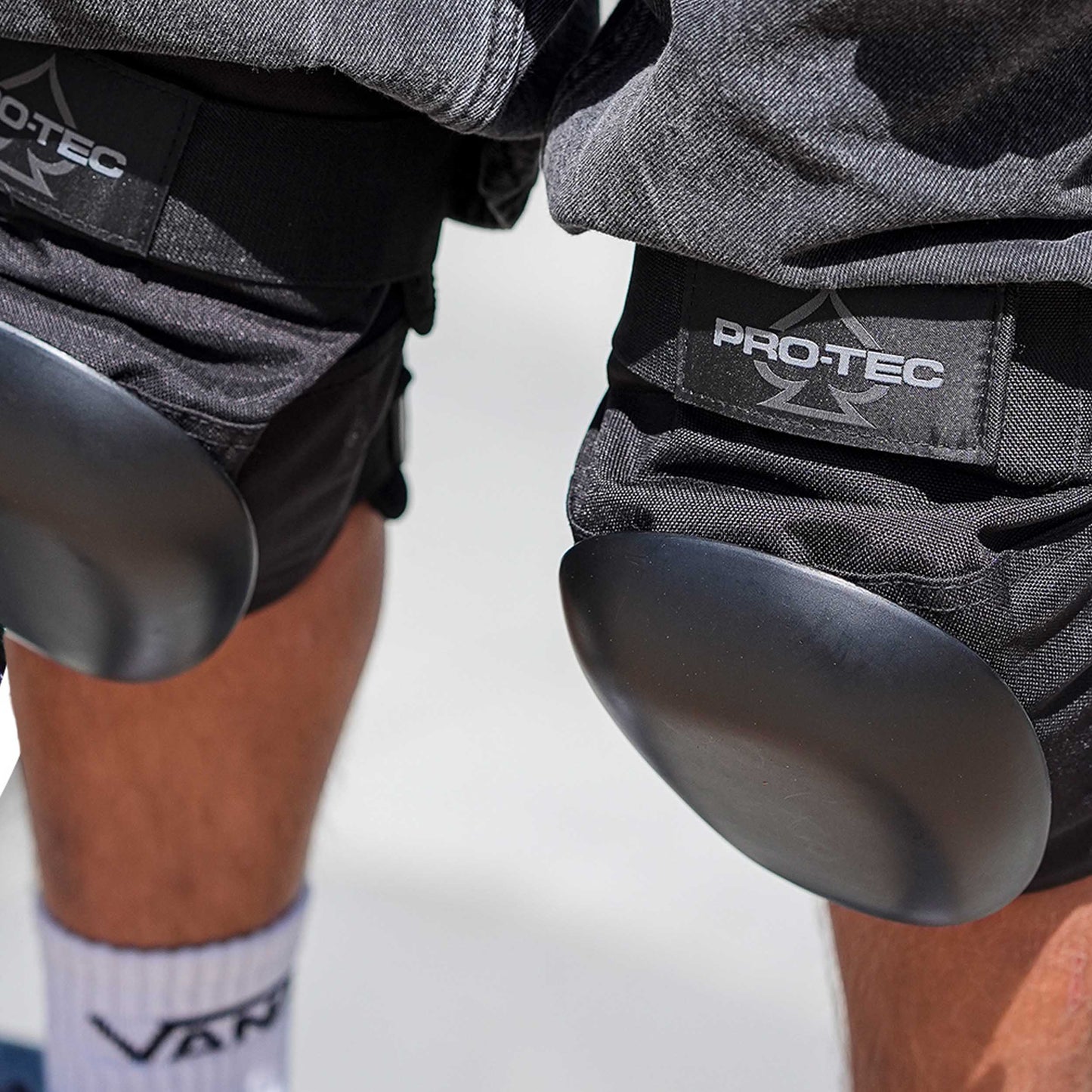 Vert Knee Pads - Black